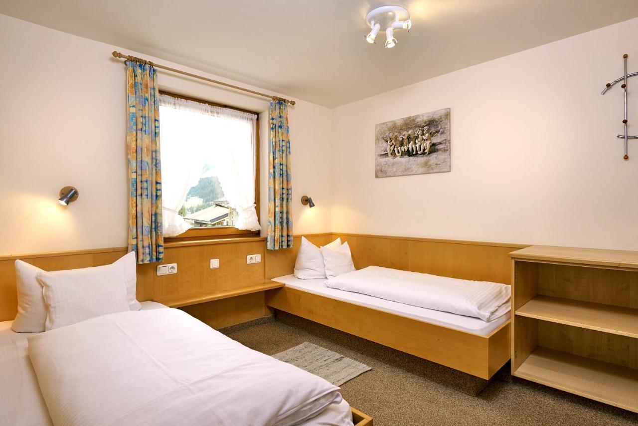 Gaestehaus Strasser Riezlern Bagian luar foto